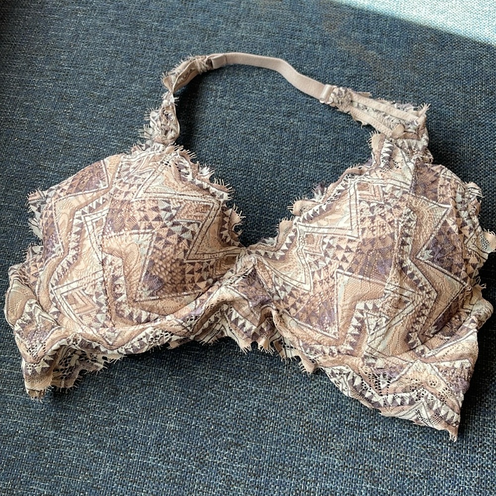 PINK BRA BRALETTE LIGHTY LINED SIZE M.